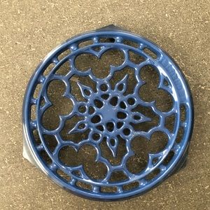 Le Creuset cast iron enameled pot holder trivet in marseille blue